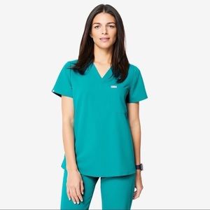 COPY - LIMITED EDITION TEAL FIGS SCRUBS! Size M, both scrub top and bottom